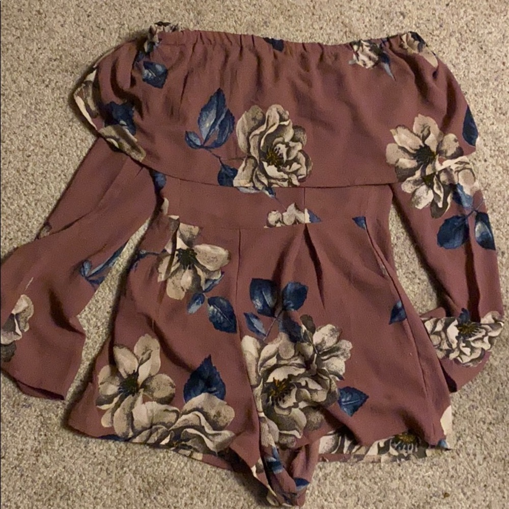 Is small - Picture 2 of 2